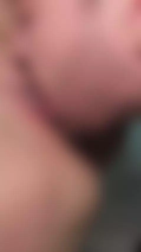 Su lengua es tan suave que mi clitoris se moja y me hace gem... by sarablack4