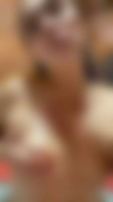 asi quiero que corra tu leche en mis teticas 🥵🔥🔥 by sarablack4