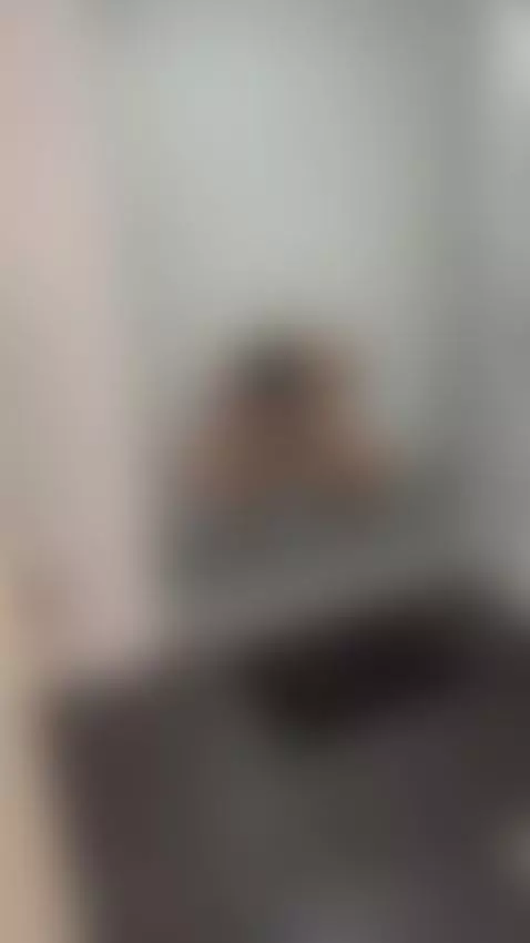 me estaba dejando linda y peladita mi cosita y me espiaban 🔥... by sarablack4