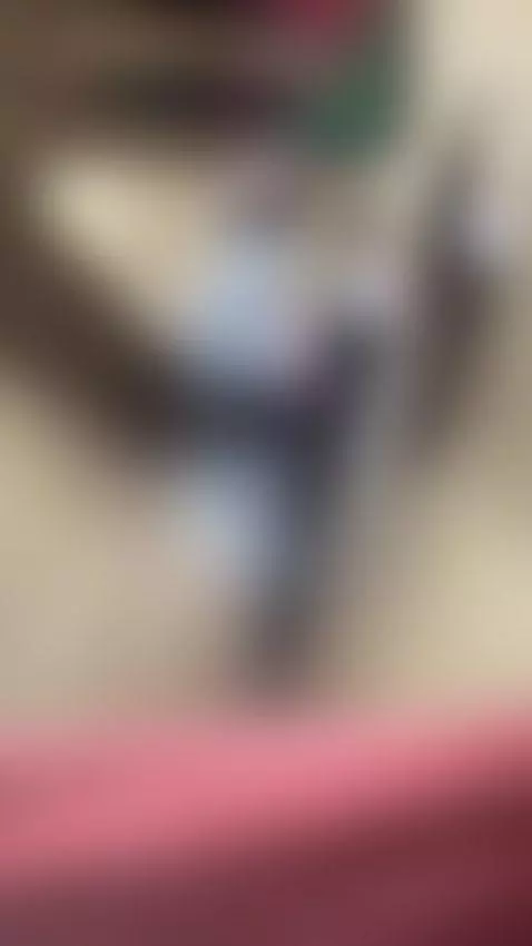 me estaba aplicando cremita para que me huela delicioso como... by sarablack4