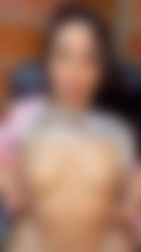 mientras mi madre se descuido yo quise jugar con mis teticas... by sarablack4