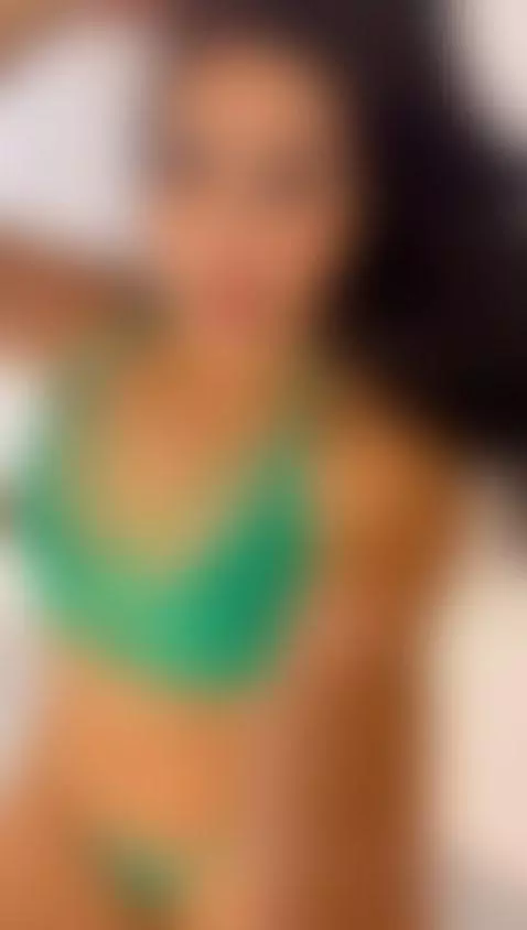 que tal mi lenceria te gusta el color verde 🔥🥵para que te ag... by sarablack4