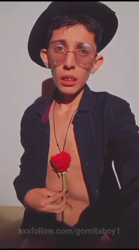 Hello love, do you like roses? by gomitaboy1