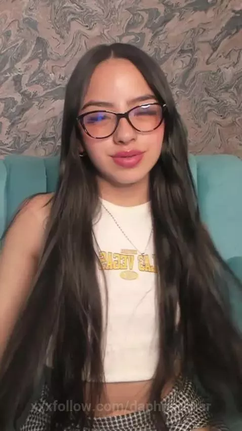 I cute face is waiting for a good creampie ... https://www.c... by daphne-char