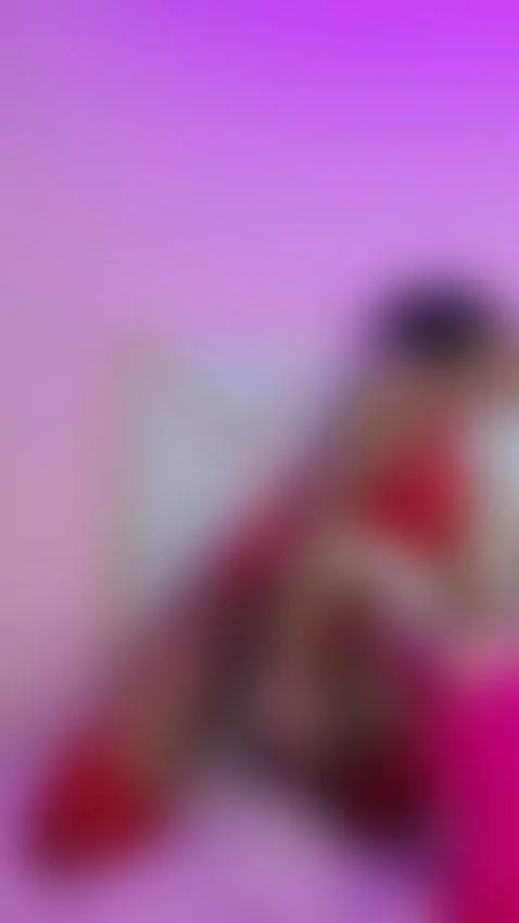 Cute smile, naughty thong 🍓 by britneyvega