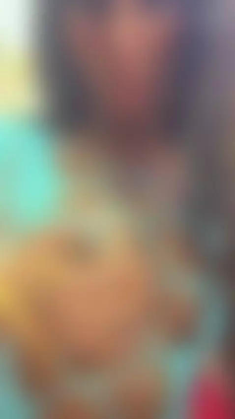 🍑 Big ass, slow sway, confident energy — all curves, all att... by britneyvega