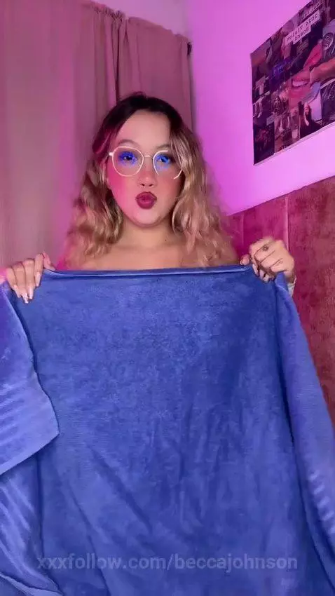 😳 by beccajohnson