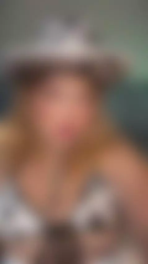 😋 by beccajohnson