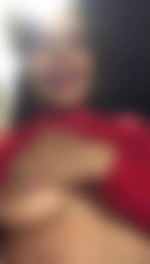 showing tits in the street lol xoxo by sofhi19