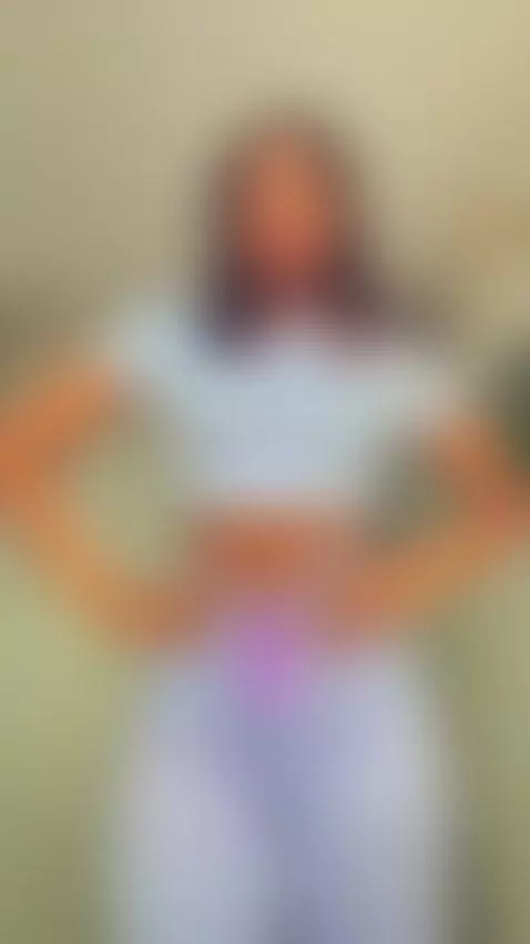 Im waiting for you to make your move 😈 by lucero-black