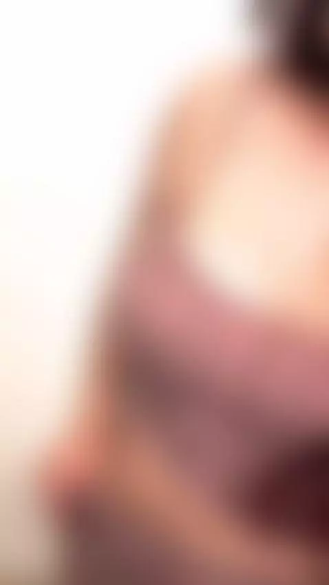 am new here can you say" hi" by gatitalatina