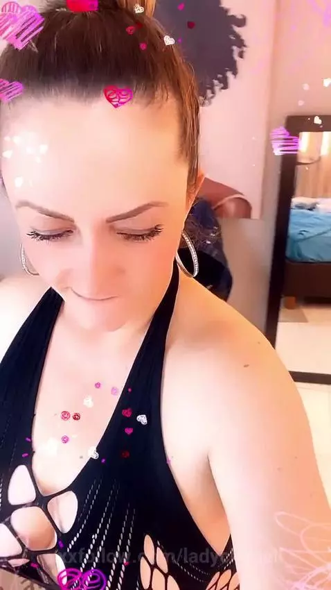 hottie, bobbies, titsnatural by ladychanell