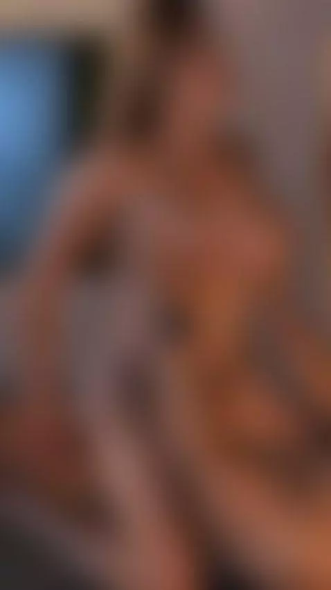 Que rica la verga gruesa de mi entrenador del GYM🍑🍆 by anaithomson