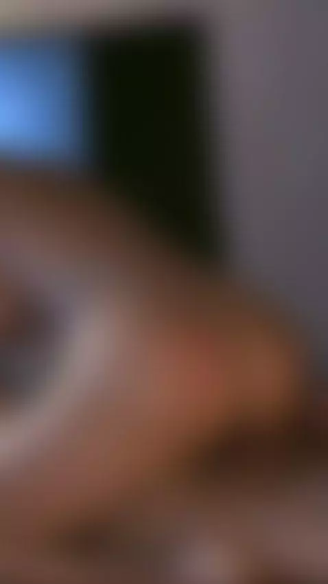 Disfrutando una verga enorme antes de que llegue mi marido🍆🍑... by anaithomson