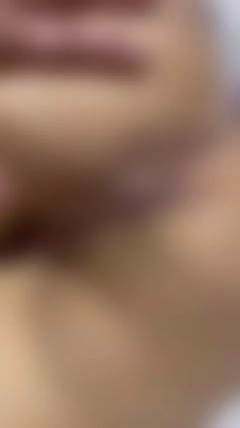 me quede dormida sin panties con la puerta de mi habitacion ... by anaithomson