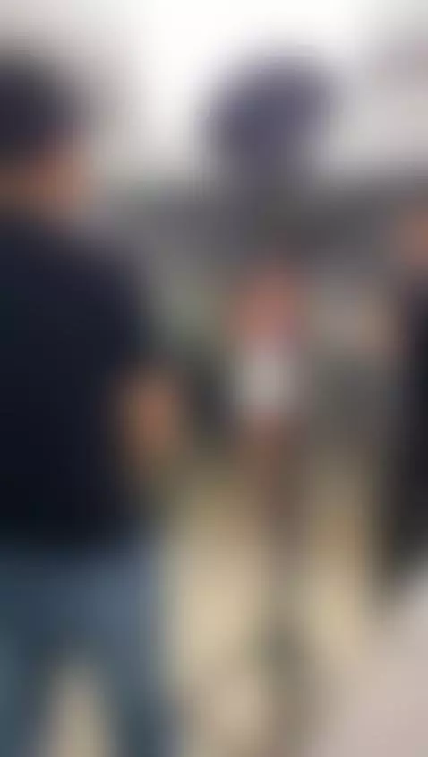 que estara pasando aqui? by anaithomson