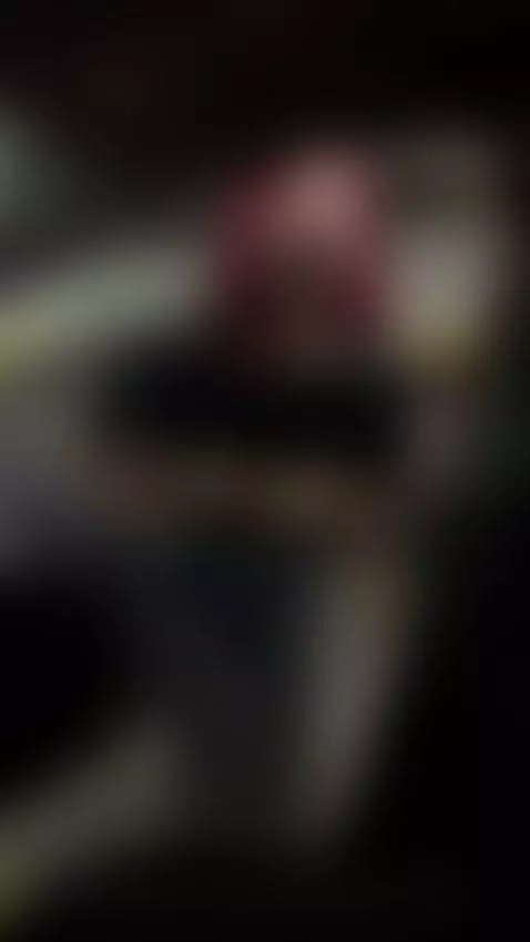 le mostre las tetas al vecino para que me lleve gratis😈🙈 tu ... by anaithomson