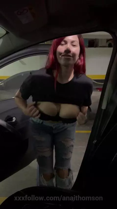 le mostre las tetas al vecino para que me lleve gratis😈🙈 tu ... by anaithomson