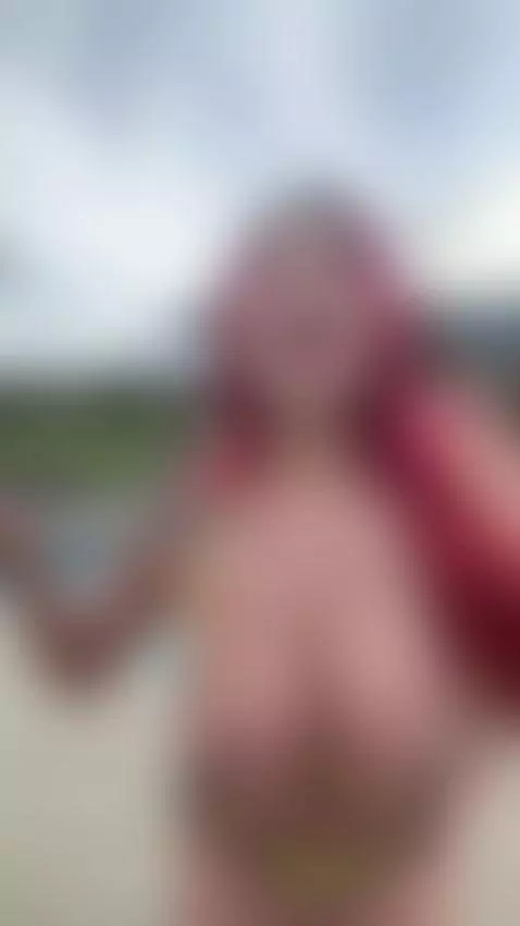 celebrando a colombia hoy con mis amigas nos acompañas? @han... by anaithomson