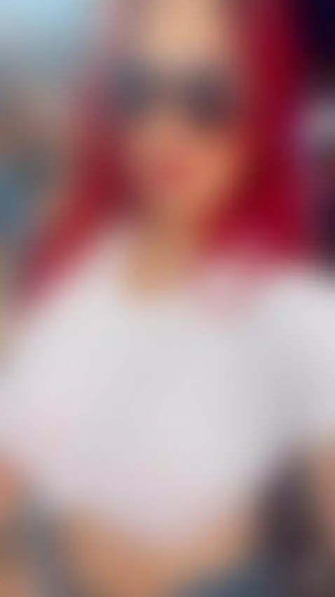 mostrando mis tetas en publico by anaithomson