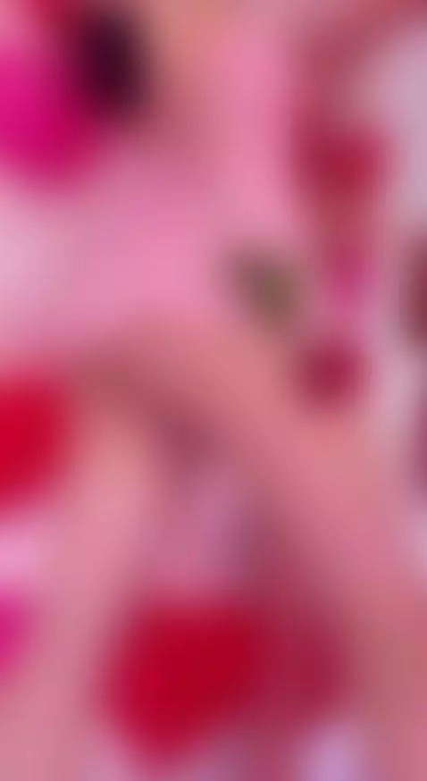 A Rose for the Skin of a Beautiful Princess 🌹✨ by issa-sweett5