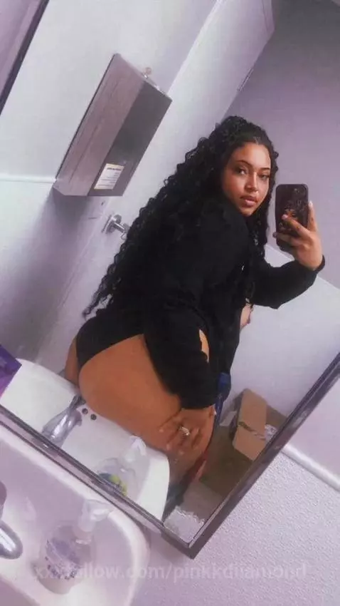 Being Naughty at work 😈🫣 by pinkkdiiamond