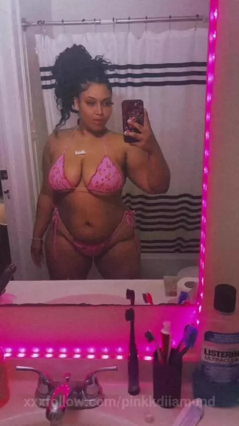Cum help me take this off live on Camsoda🤩 
                ... by pinkkdiiamond