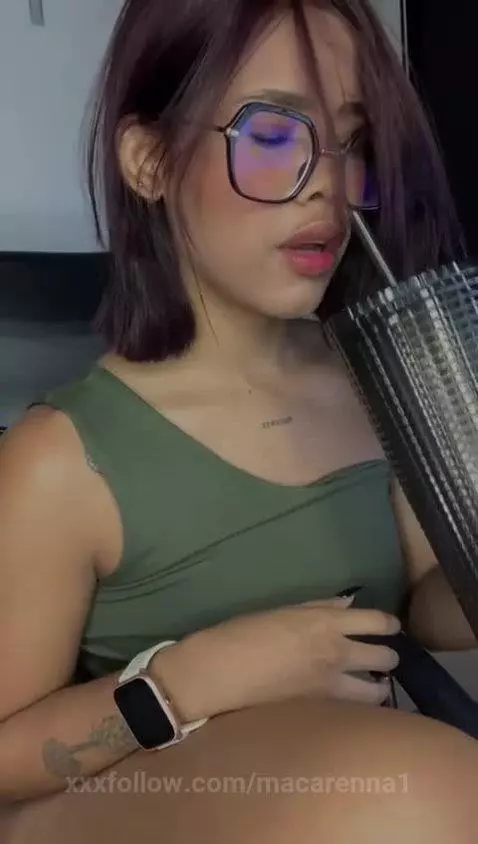 my tongue is very playful... by macarenna1