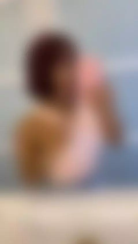 Hypnotize yourself with my every move. by macarenna1