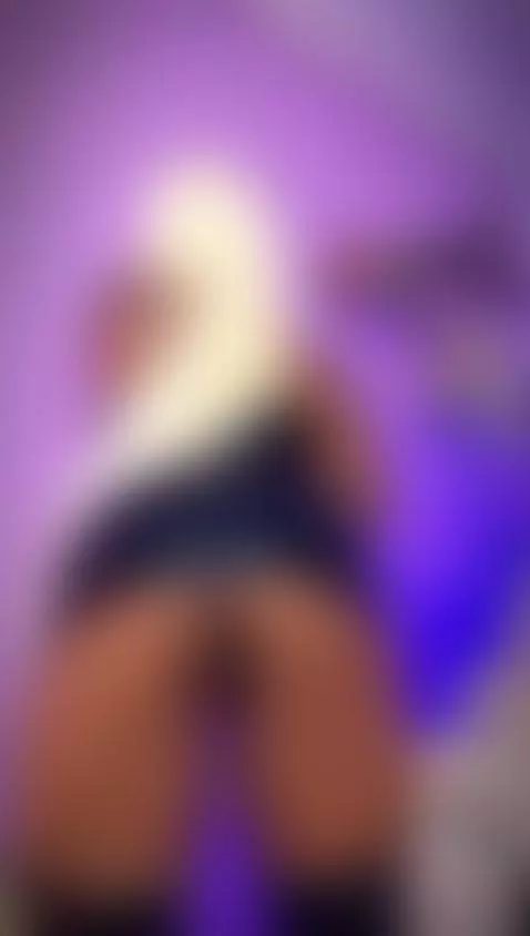 dance with Me? i wish feel u.. 
https://www.instagram.com/iv... by ivystonee