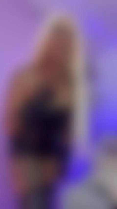 kiss to u 🥰 by ivystonee