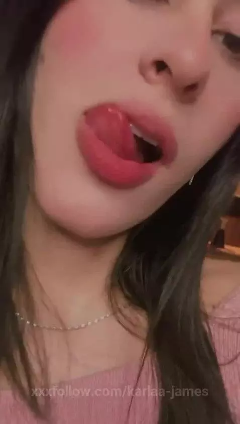 My pussy is wet, daddy, come fuck it. by karlaa-james