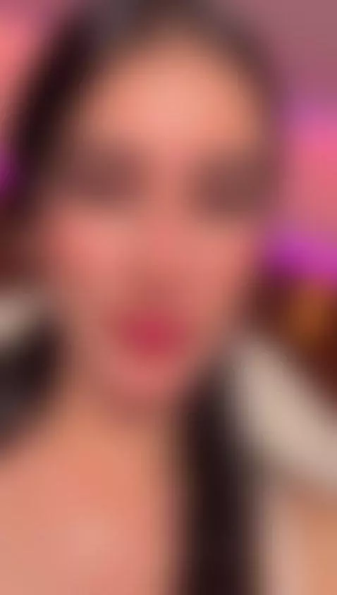 I’m not a dream… but I can make you lose your mind by karlaa-james