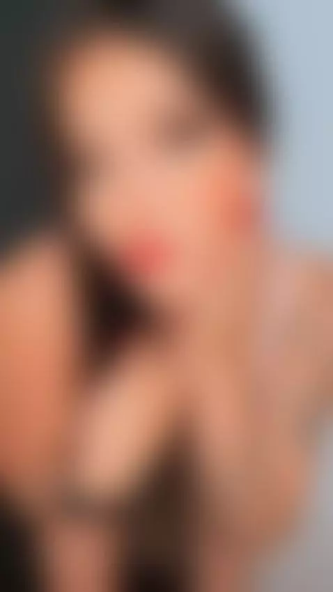 Que tal de blanco? 🤍 by elizabeth-spencer