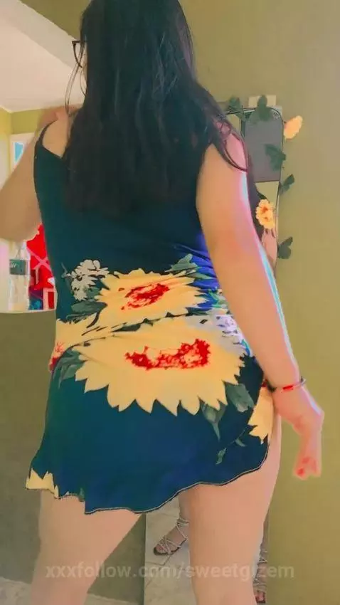 Muevo rico mi cul0 by sweetgizem