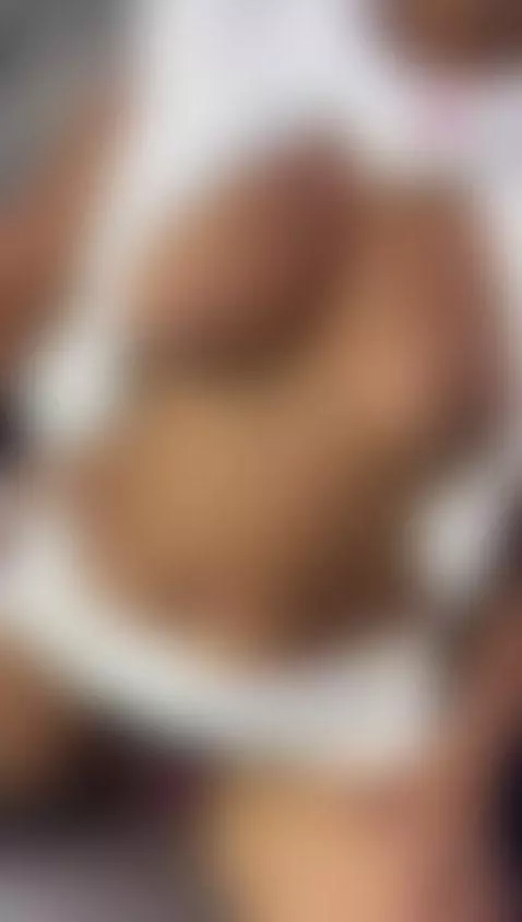 Beautiful big bouncing tits live a link link in my bio by oliviaburnings