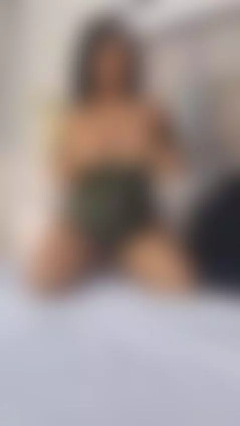 There’s something so irresistible about a confident, mature ... by oliviaburnings