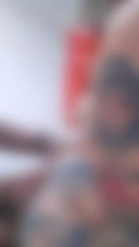 ella tiene un moviento de caderas by jordanylucy