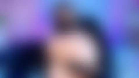 Honey lips, fire body 🍒 by emilywithe