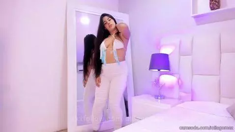 sexy dance on the mirrror by milagomez