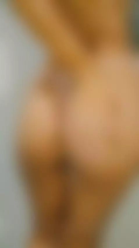 enjoying a good shower while I touch myself
https://chaturba... by angelalove1