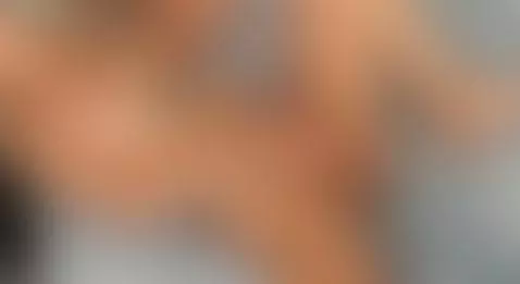 Tiny Blonde  playing by robvalxxx