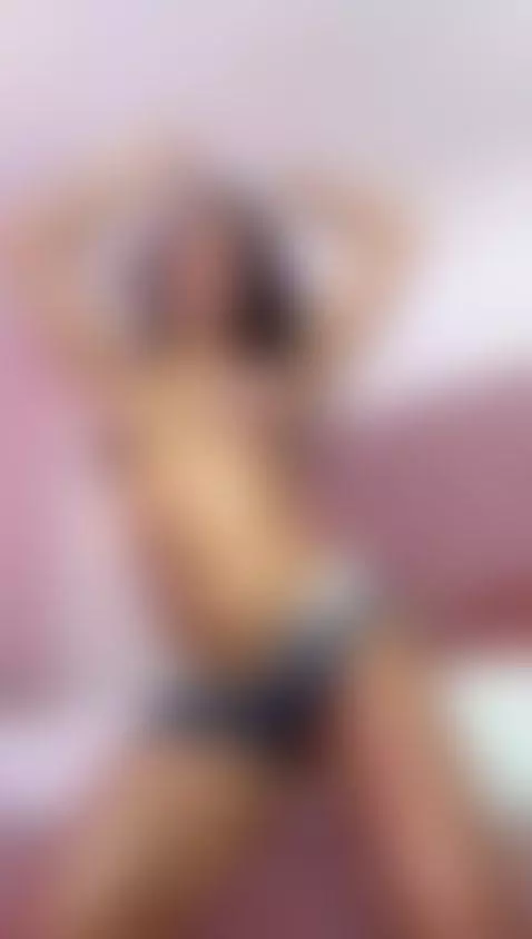 Shake your hips by isabella-duarte