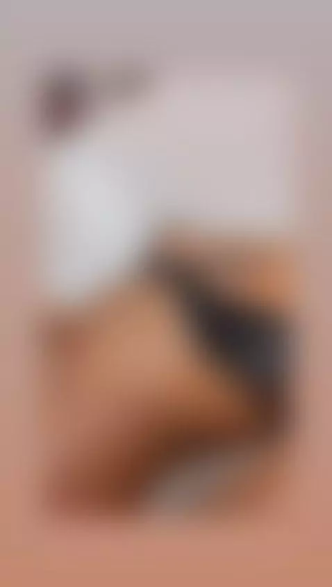 quieres darme darme besos en mis senos?  posiblemente  los h... by ximehot69