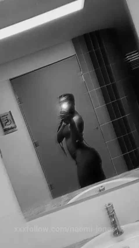 Ven por tu piel morena by naomi-jones13