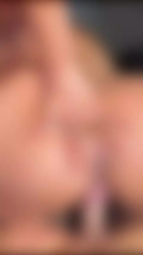 Mature Colombian Blonde with a Big Ass Seduces You in the Po... by brianevansx