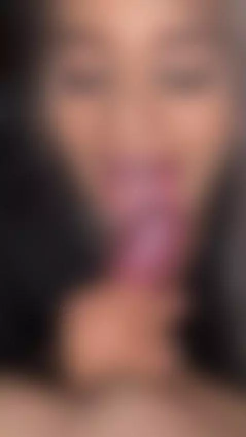 A petite blonde Colombian woman shows me the city and we hav... by brianevansx