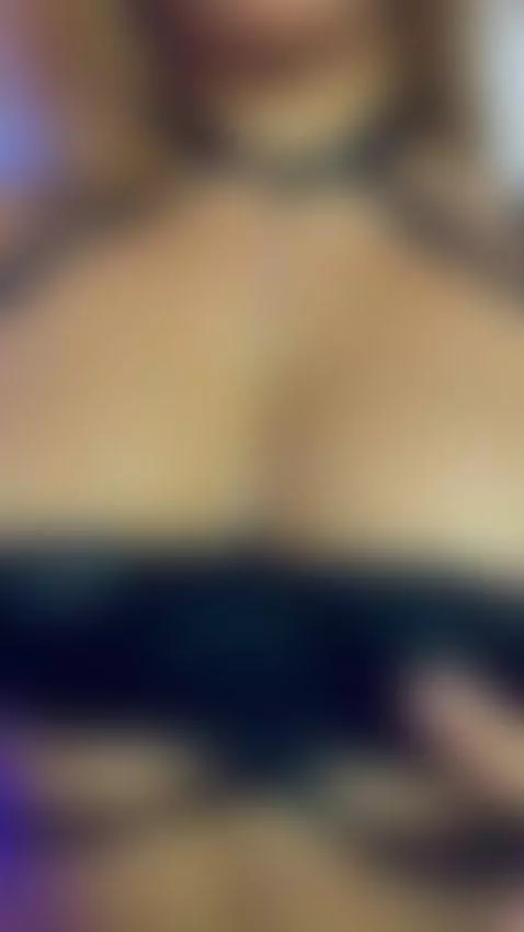 Sexy dance to all my lovers, follow me for more. by valentinaviixen1