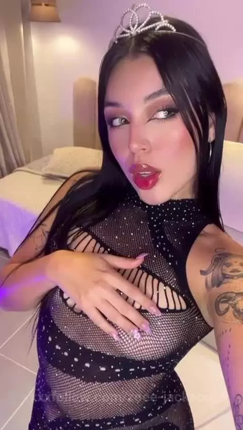 You like what you see 😈❤️ by zoee-jackson