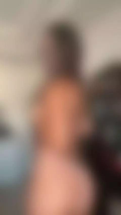 Ummmmm...... Hi! 🙇🏻‍♀️😝 by allirox